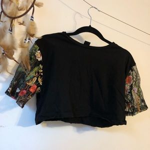 Flower embroidered mesh sleeves black crop top